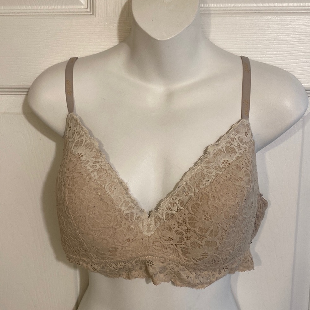 Aerie Wireless Lace Bra Size 36C Beige 3 hook closure Adjustable Strap Light Pad